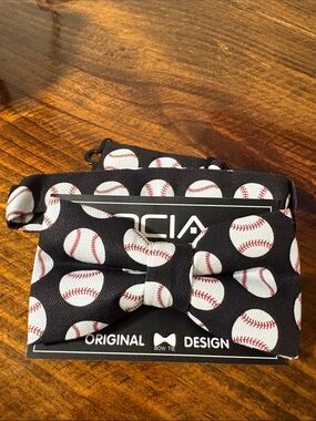 Youth/Kids Black Baseball Print Bow Tie (NWT)